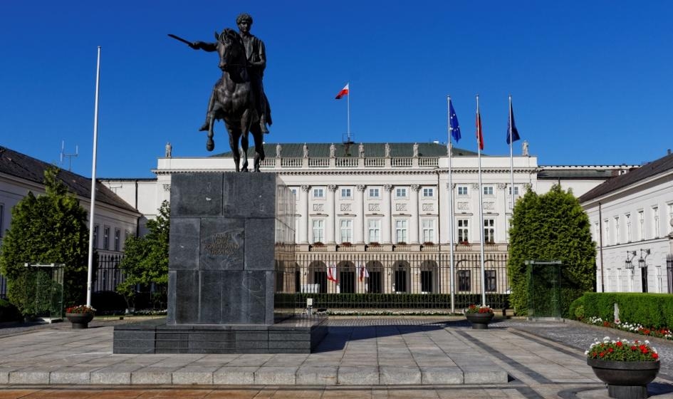 Politieke toekomst in sombere kleuren. Wat vinden de Polen van Nawrocki's samenwerking met de regering?