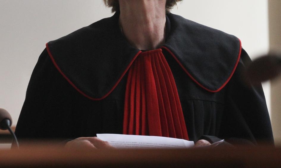 Dziesięć osób zatrzymanych za wystawianie fikcyjnych faktur