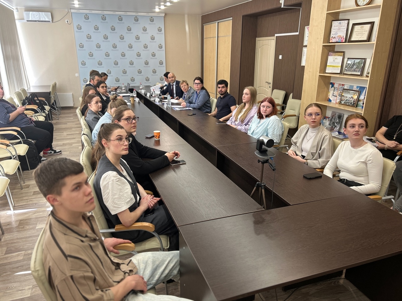 Em uma conferência na Câmara Pública, eles discutiram como as empresas de Novgorod ajudam a preservar monumentos históricos