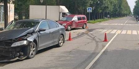 Two violators met at a pedestrian crossing in Veliky Novgorod
