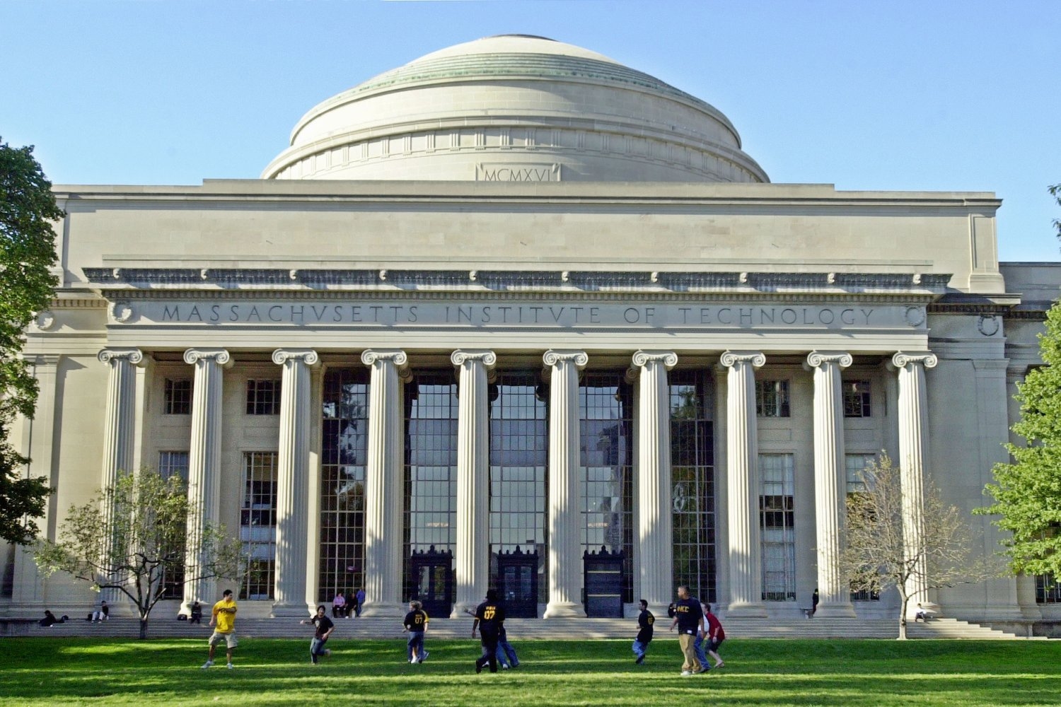 MIT Backs Away From Paper Claiming Scientists Make More Discoveries with AI