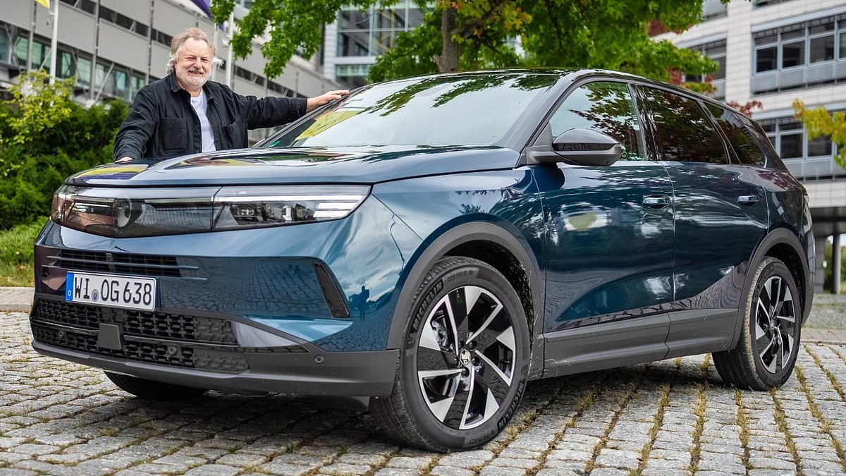 RAY MASSEY: Una giornata fantastica per il nuovo e spazioso SUV di Vauxhall