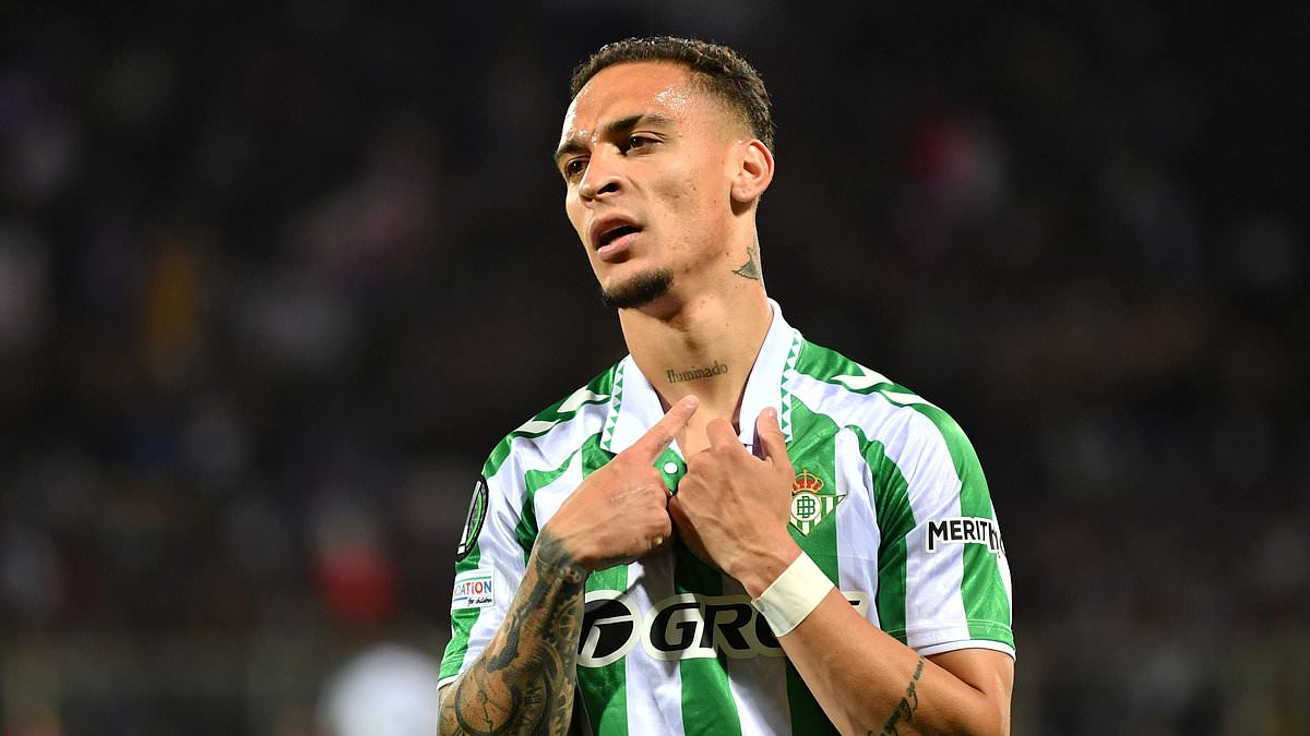 Antony, de buitenbeentje van Manchester United, maakt zich op voor een aanstaande transferupdate te midden van de interesse van Real Betis