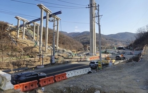 VÍDEO| Colapsa puente en Corea del Sur; hay tres víctimas mortales