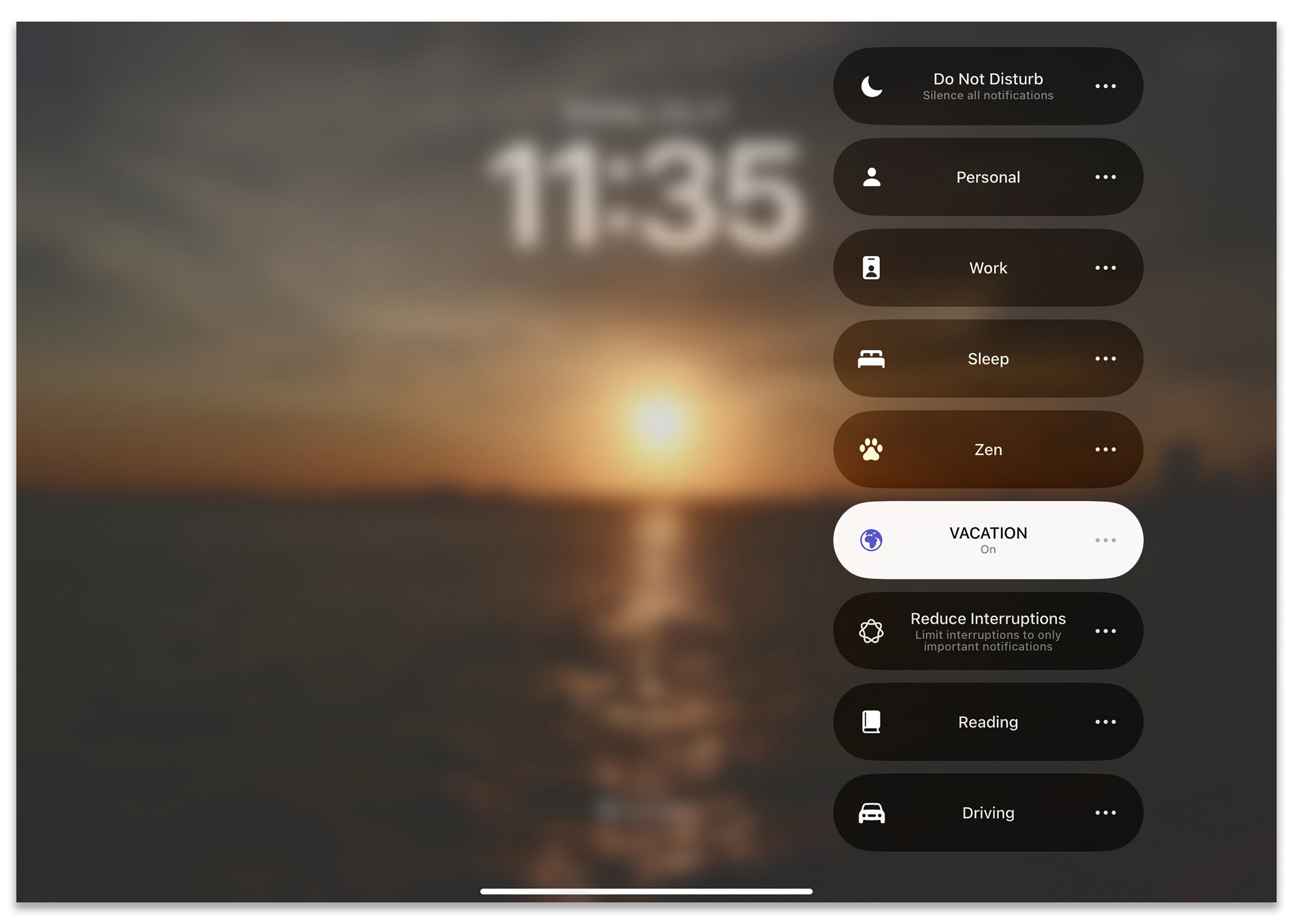 Zo zet je je telefoon in de vakantiemodus