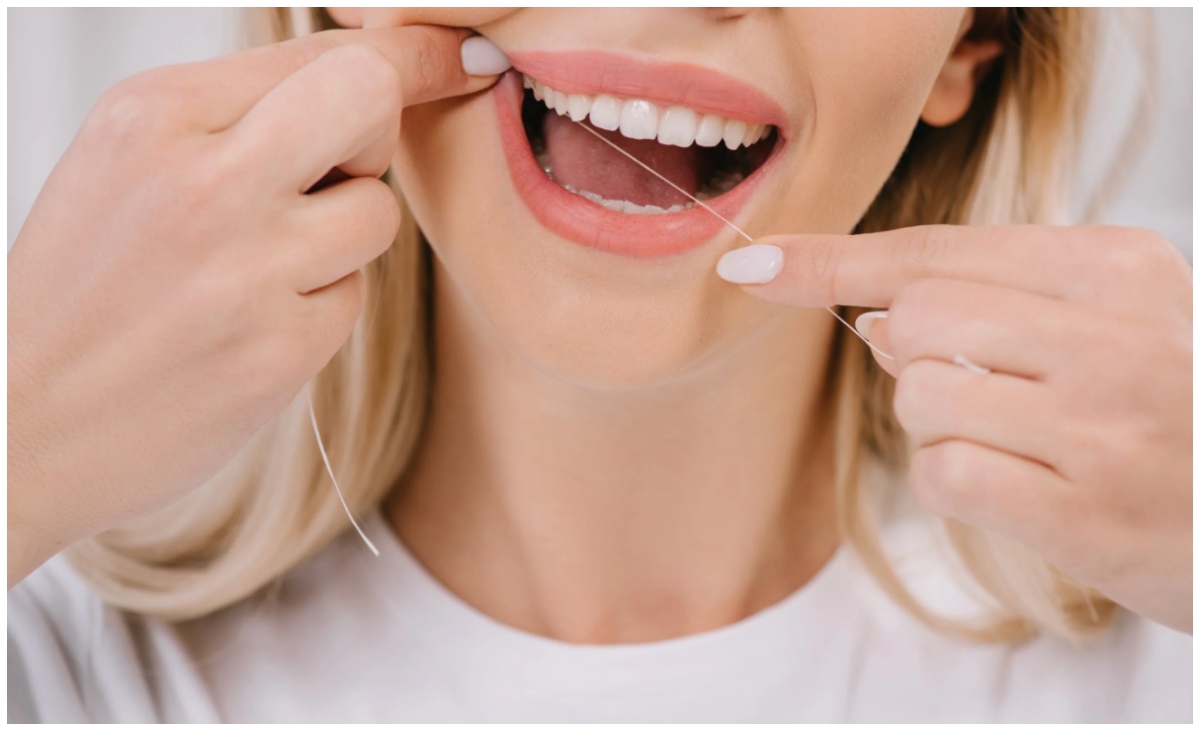 Los dentistas saben que odias usar hilo dental; esta es su solución