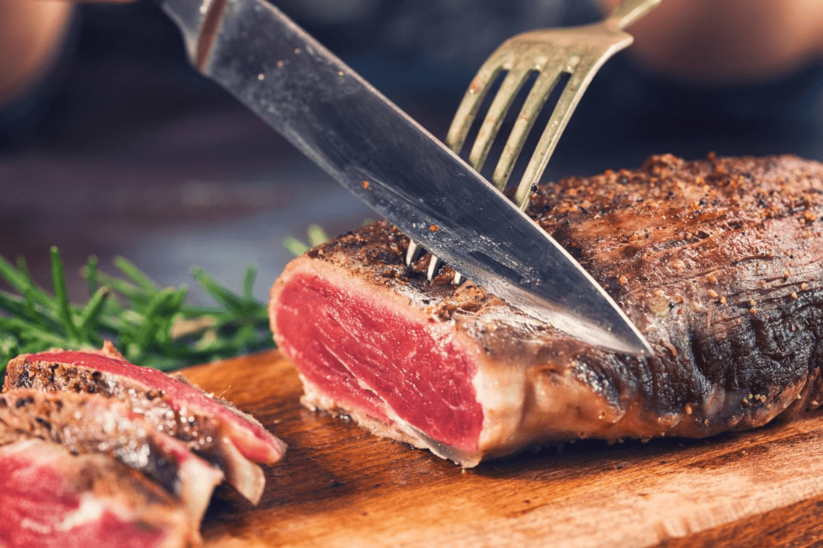 Rotes Fleisch kann das Risiko eines lebensbedrohlichen Bauchaneurysmas erhöhen