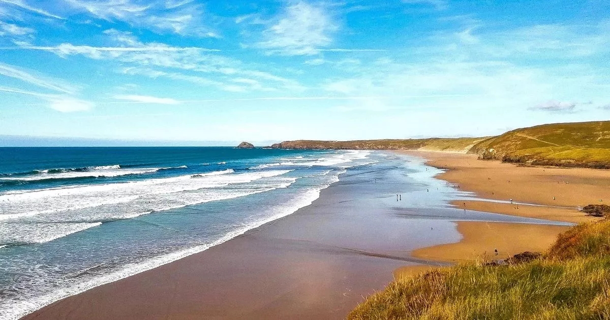 'Stunning' UK seaside town with three-mile beach sees house prices plummet by £13,000