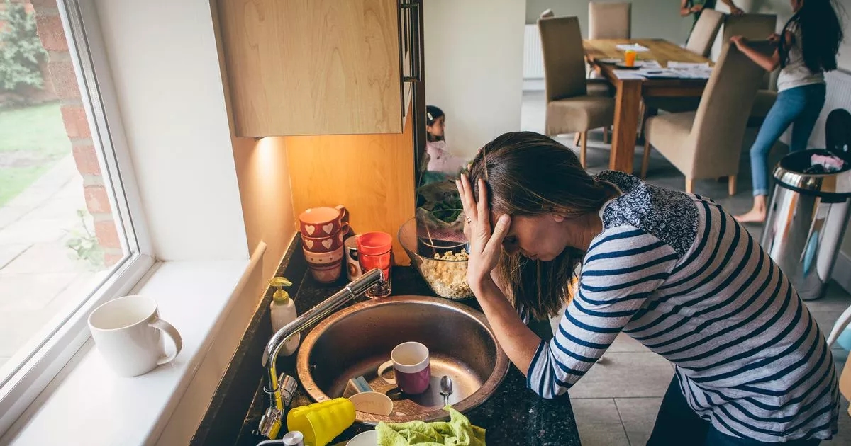 Un rapporto scioccante mostra che gli operatori delle case di cura hanno maggiori probabilità di vivere in povertà