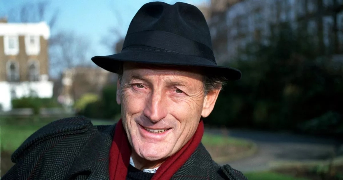 Green Wing star Sophie Alexander's former partner Gerald Harper dies aged 96