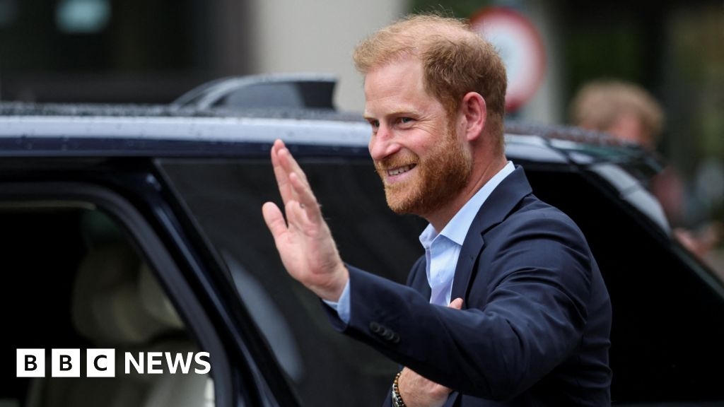 El té de Harry con Carlos podría ser un paso «pequeño pero significativo» hacia la reconciliación