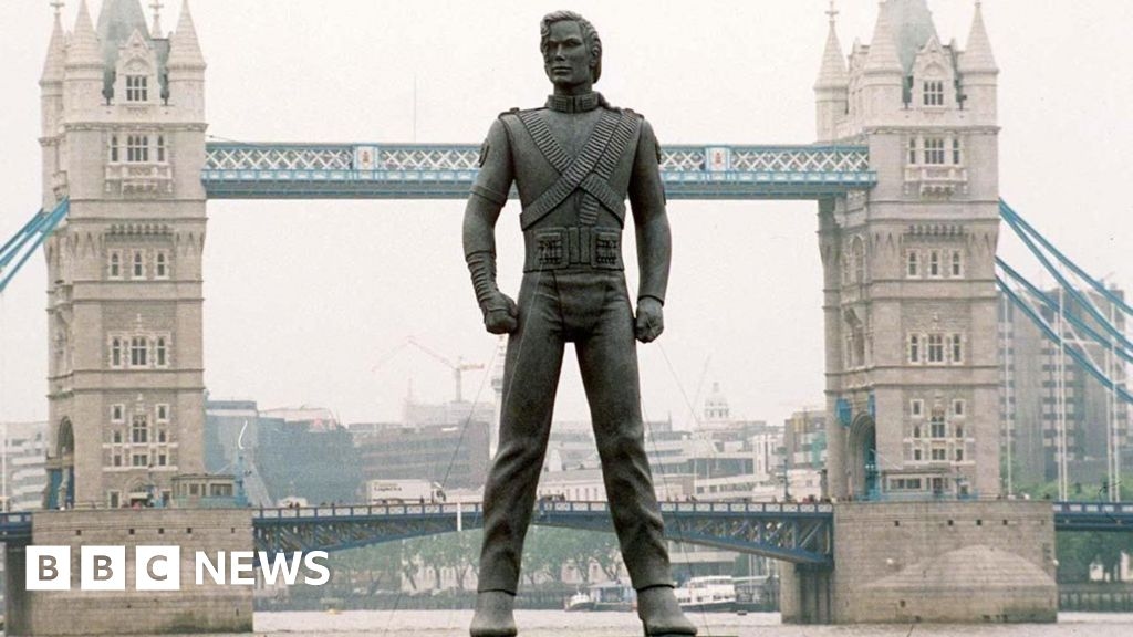 Estatuas gigantes de Michael Jackson aparecieron hace 30 años. ¿Adónde han ido?