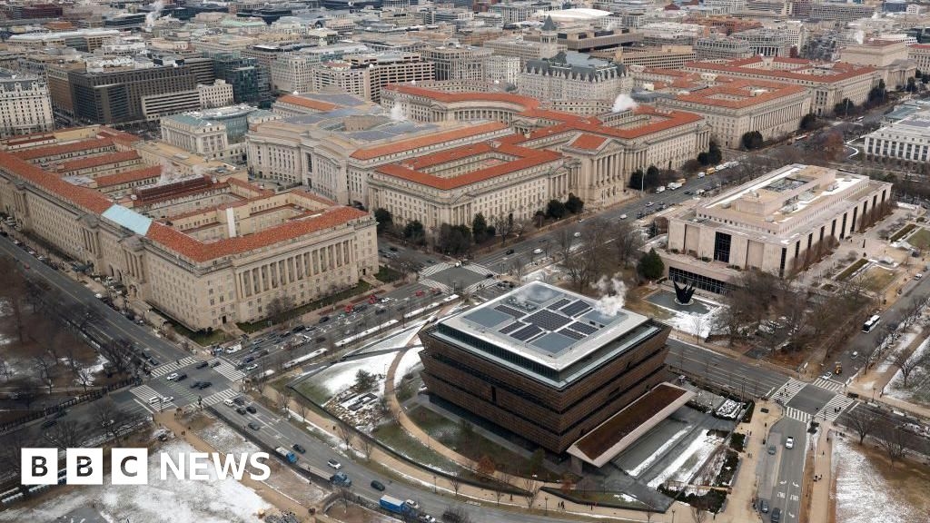 Vance to purge museums of 'anti-American ideology'