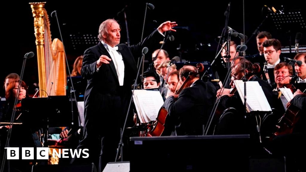 L'amico di Putin, Gergiev, dirigerà il concerto mentre l'Italia infrange il divieto agli artisti pro-Cremlino