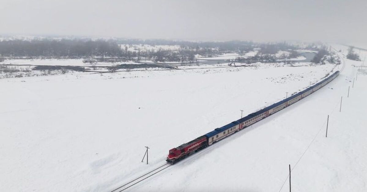 Aqui está a viagem do Eastern Express em Erzincan do ar