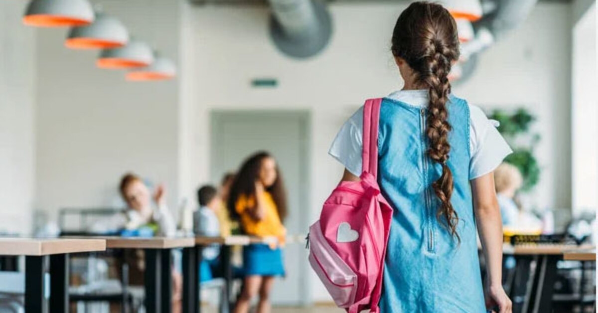 Des étudiantes ont raconté à leurs professeurs... Harcèlement à la cafétéria de l'école !