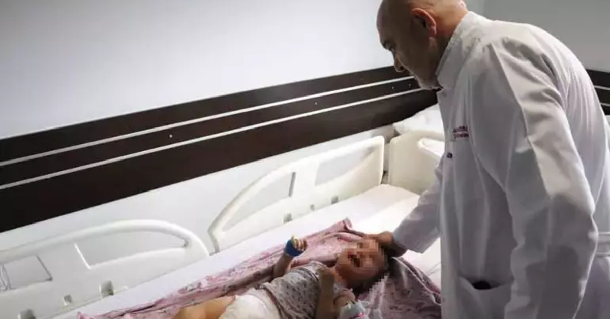 Un appareil urinaire a été créé pour un enfant de 2 ans à l'aide d'un patch prélevé sur sa joue