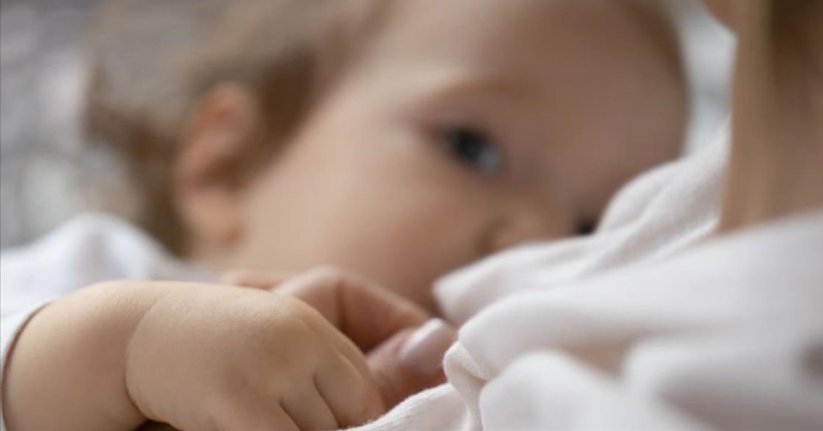 "Borstvoeding beschermt zowel moeder als kind tegen obesitas"