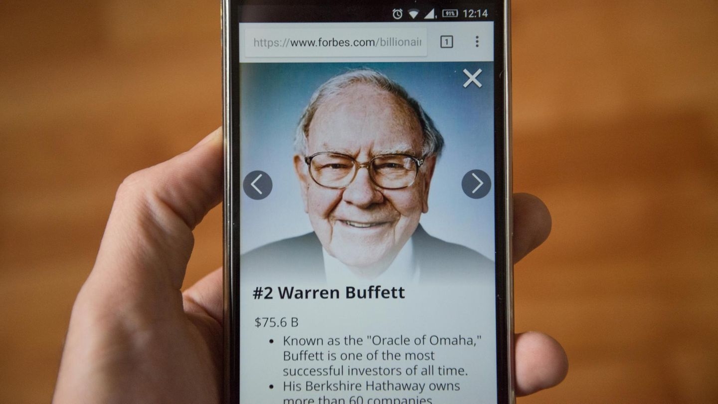 "Oracle of Omaha": Warren Buffett – What the star investor teaches us about investing | Capital+