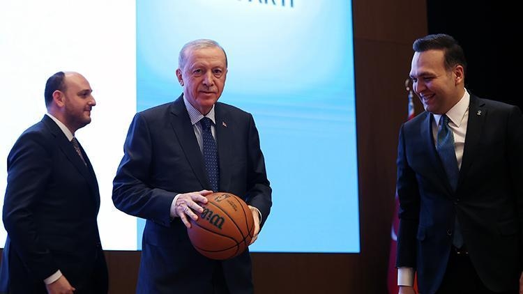 Cumhurbaşkanı Erdoğan, Gençlik Kolları MKYK toplantısına başkanlık etti