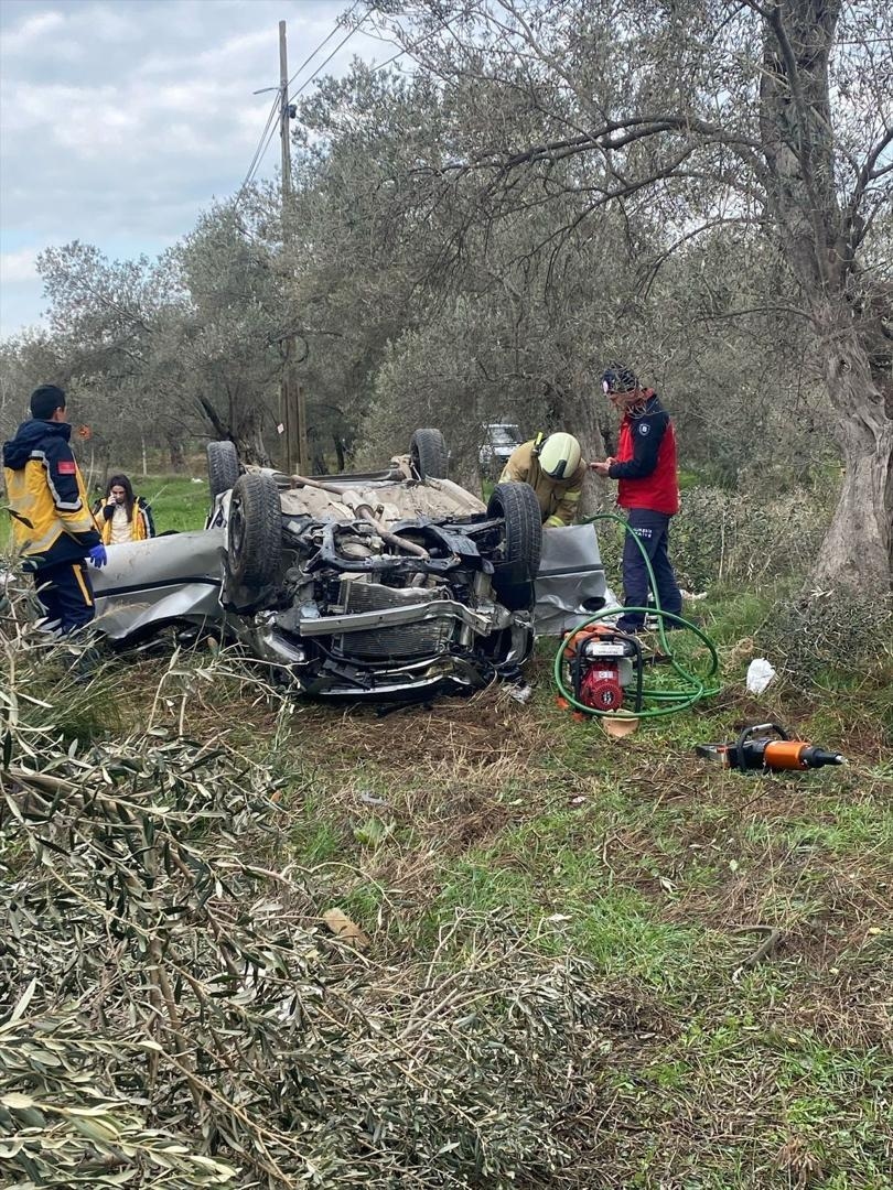 Volé dans un champ au bord de la route : 2 morts