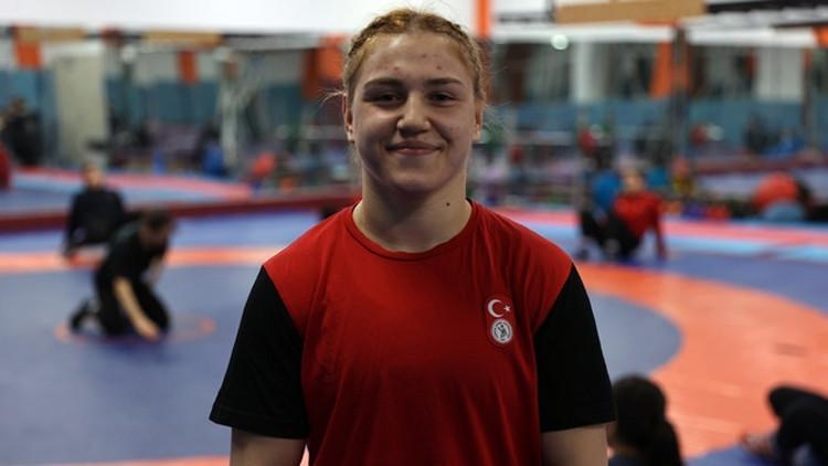 Gold medal from Beyzanur Akkuş in the U20 European Wrestling Championship!