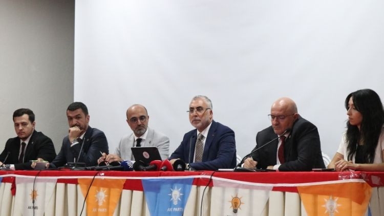 Ministro Işıkhan: Taxa de desemprego caiu para 8%