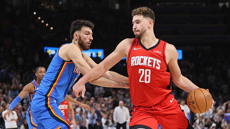 Alperen Şengün's mark on the NBA season opener: He became the game's top scorer, breaking a career record!