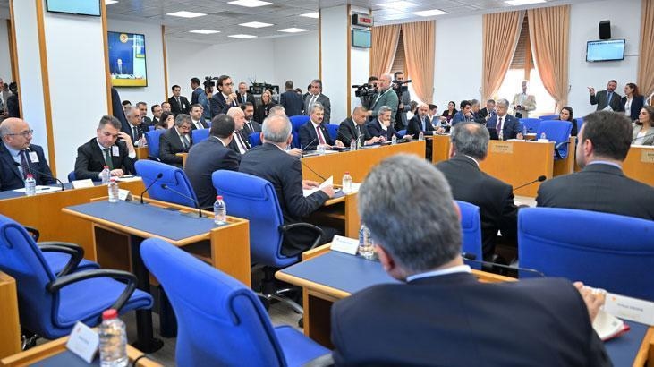 The bill, which includes tax regulations, was approved by the Planning and Budget Committee.