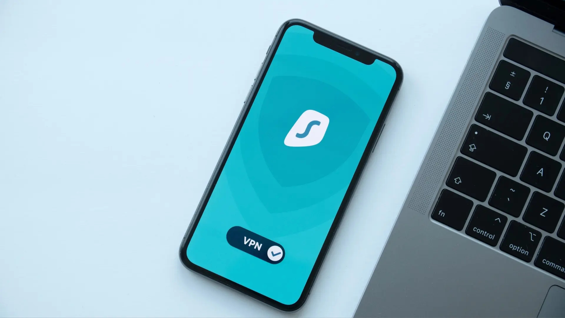 Этот VPN стоит менее 2 евро, и вы можете поделиться им с друзьями и семьей.