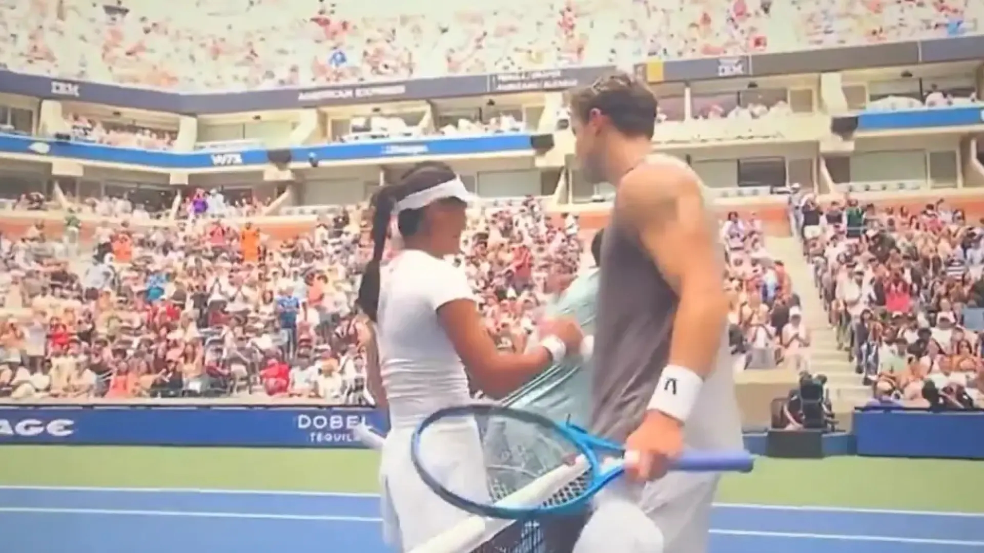 Der angespannte Moment zwischen Raducanu und Draper vor Alcaraz dominierte die Debatte der gemischtgeschlechtlichen Spielerinnen bei den US Open: „Sie lehnte die Umarmung ab.“