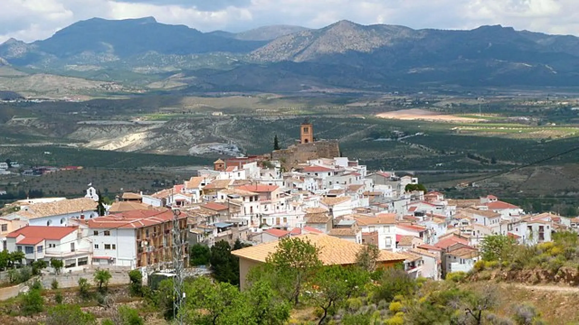 Het prachtige stadje Almería, omgeven door natuur en met de overblijfselen van een Nasrid-kasteel