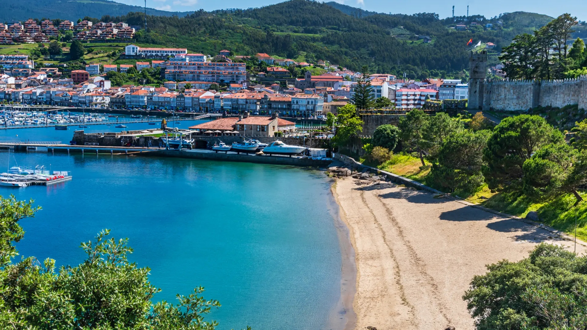 Un tour di Baiona, il porto più elegante della Galizia