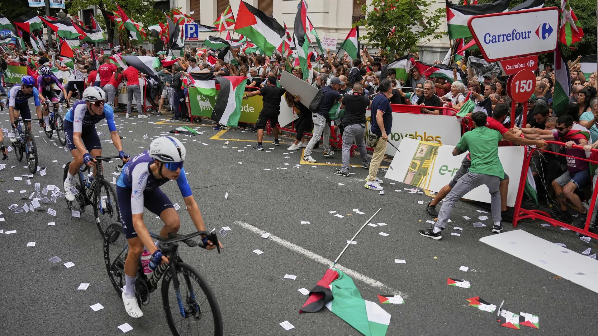 Israel-Premier Tech schließt trotz Protesten Rückzug aus der Vuelta a España aus: „Eine weitere Entscheidung würde einen gefährlichen Präzedenzfall im Radsport schaffen.“