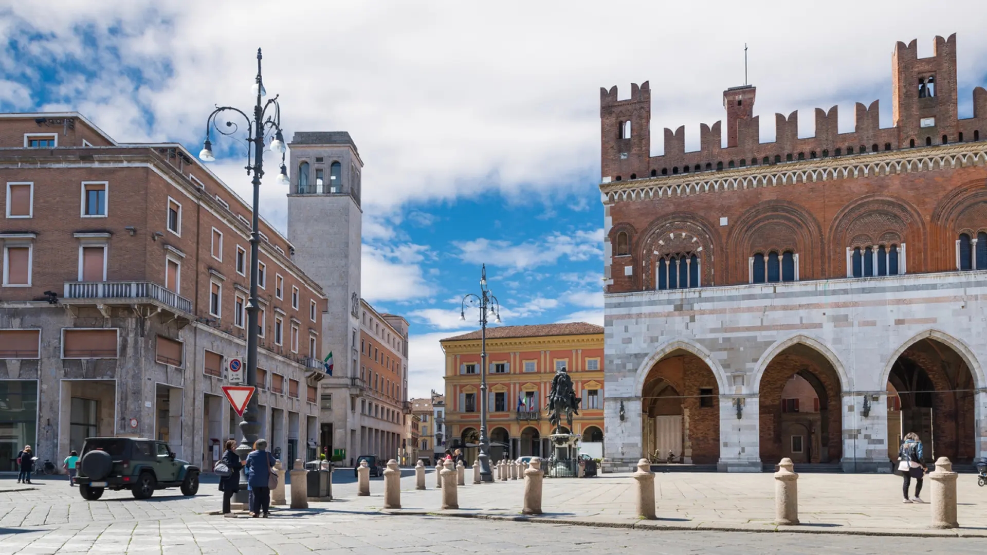 Piacenza, a bela e elegante cidade onde nasceu Giorgio Armani