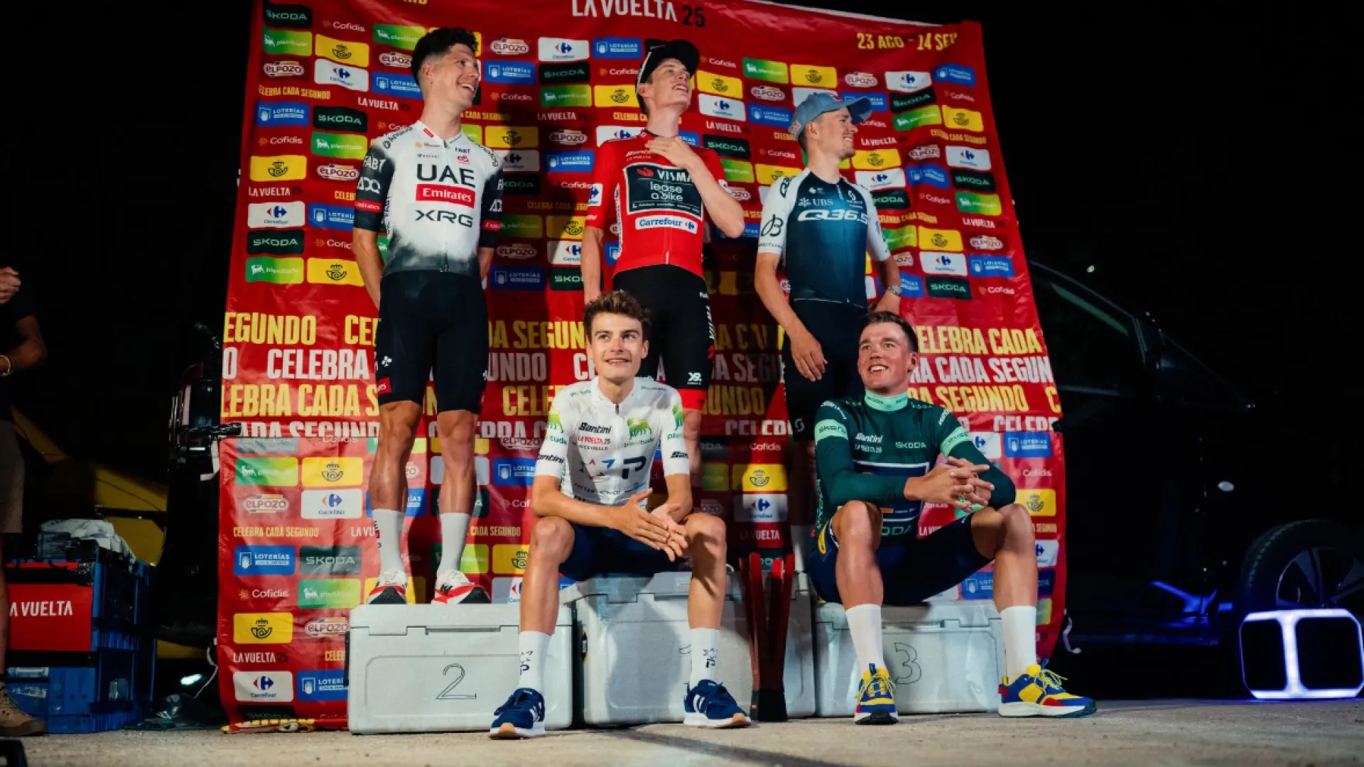 The Vuelta ends with an improvised podium on refrigerators and in a parking lot.