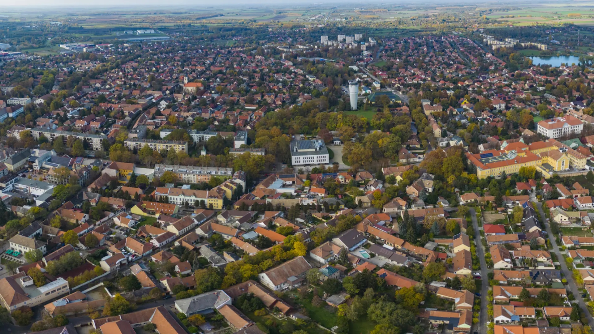 La splendida città ungherese dove è nato László Krasznahorkai, premio Nobel per la letteratura 2025