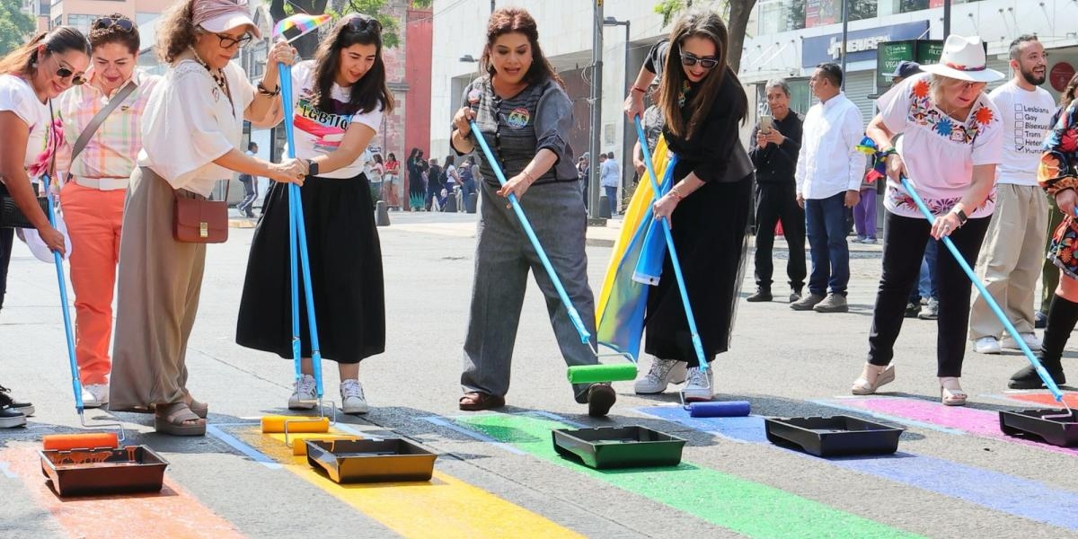 „Różnorodność jest akceptowana, celebrowana i przyjmowana”: Clara Brugada upamiętnia Międzynarodowy Dzień Walki z Homofobią, Lesbofobią, Transfobią i Bifobią 2025