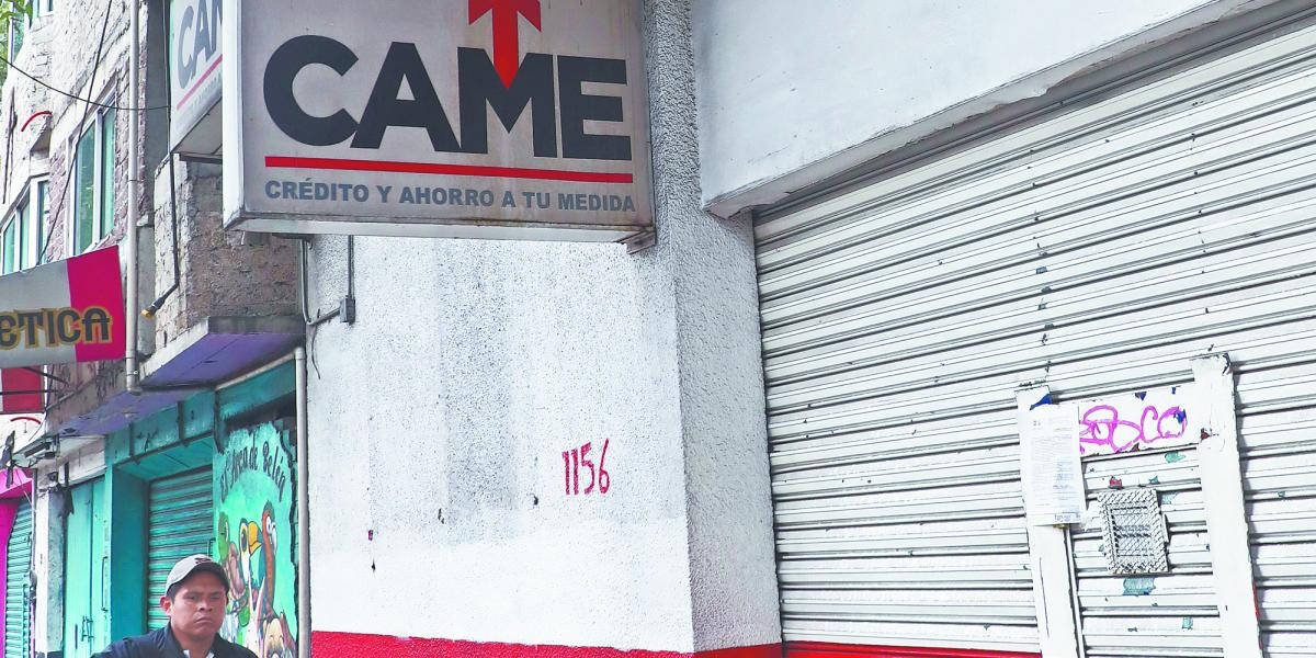 Os poupadores compareceram à coletiva de imprensa matinal e pediram a Sheinbaum que abrisse um diálogo