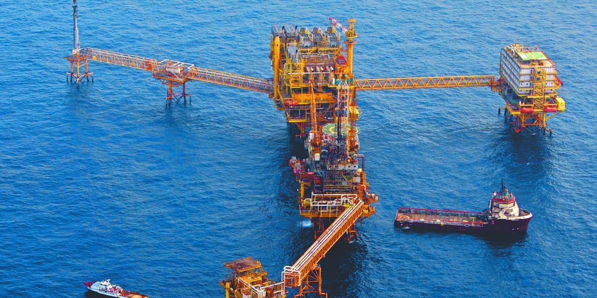 Pemex's natural gas production falls and moves away from the government's goal.