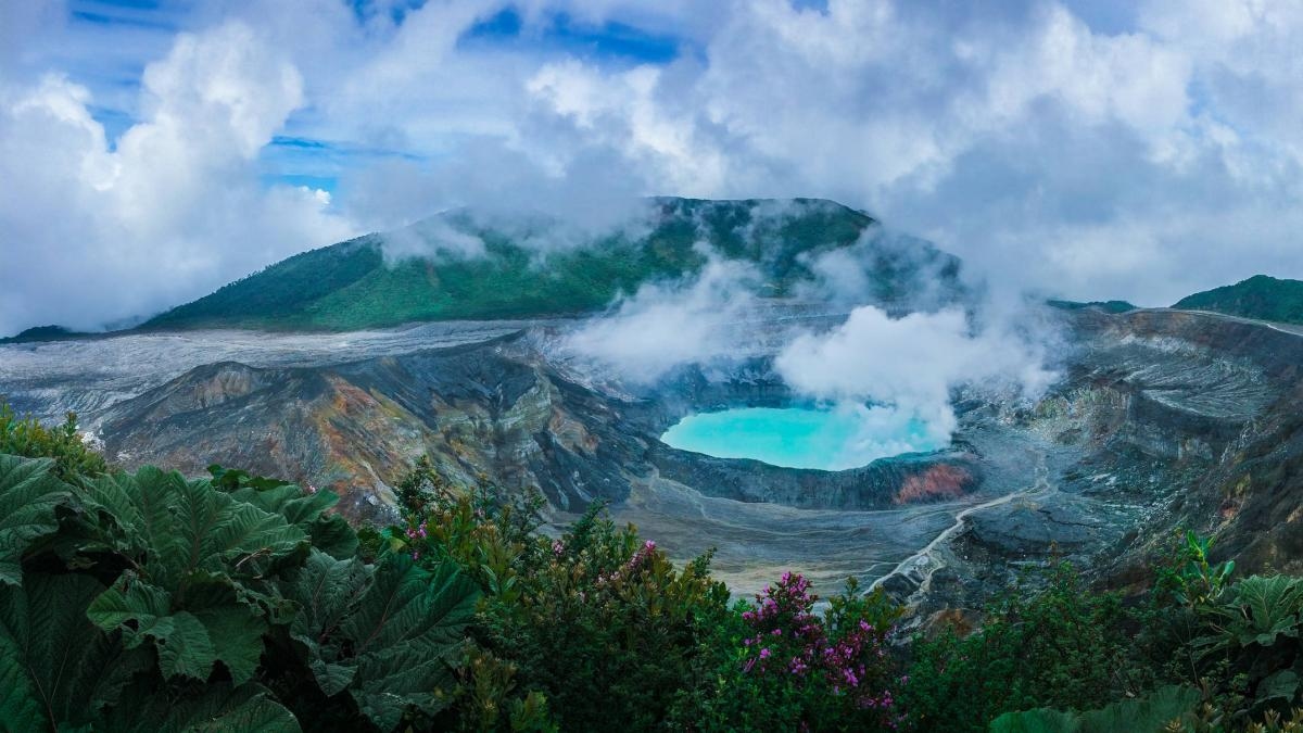 5 redenen waarom het toerisme in Costa Rica in 2025 groeit, vooral onder Colombianen