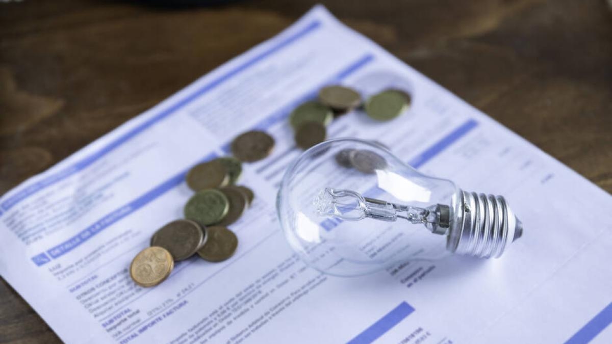 As tarifas de energia continuam caindo e os colombianos estão pagando menos pelo serviço: o que está acontecendo?