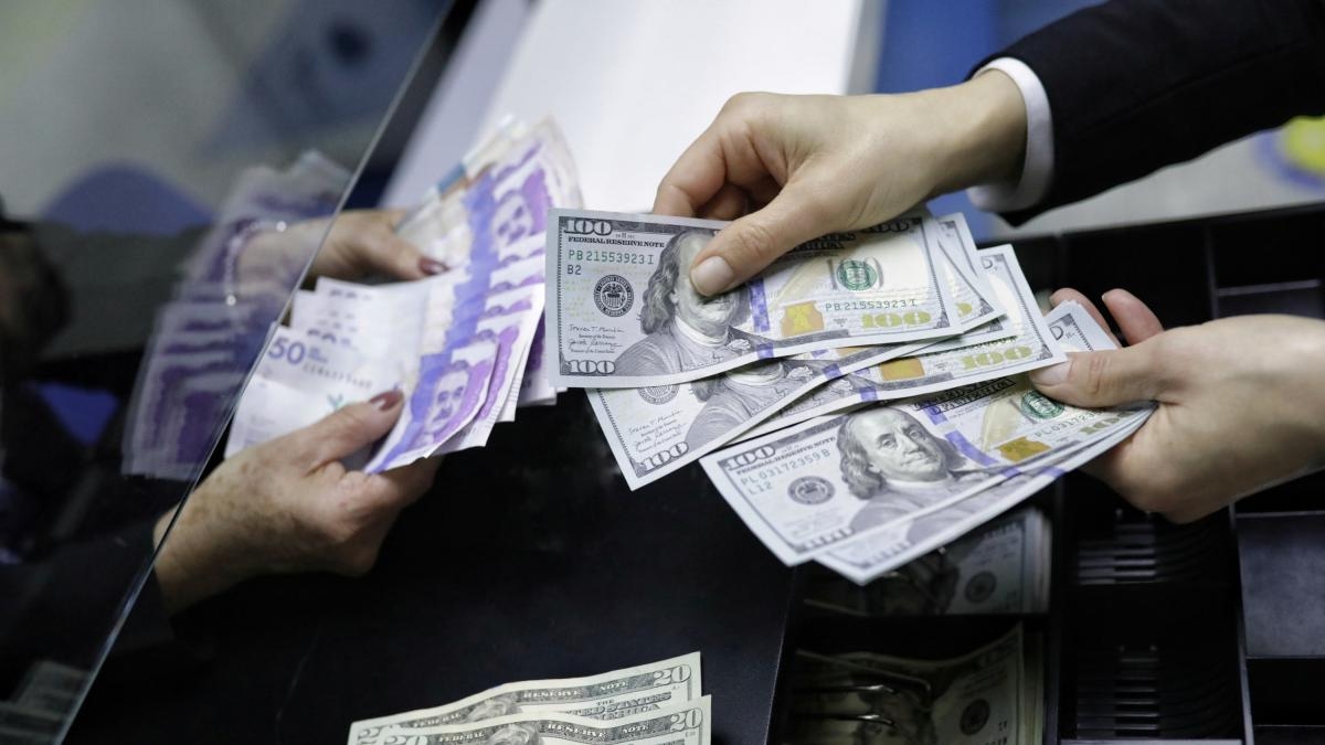 Dolar w Kolumbii osiągnął cenę minimalną na poziomie 3993 dolarów, jednak jego średnia cena utrzymuje się powyżej 4000 dolarów ze względu na oczekiwania ekonomiczne.