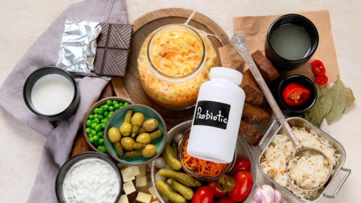 Five probiotic-rich foods that help with microbiota and gut health