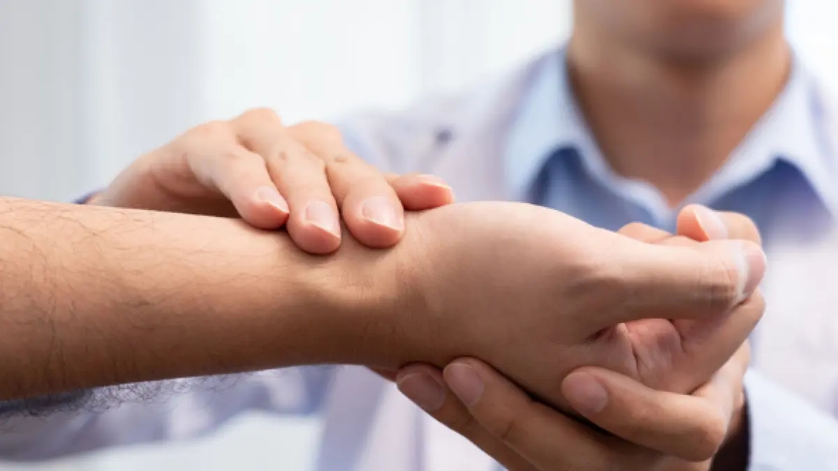 De sleutelrol van een molecuul bij reumatoïde artritis opent de deur naar nieuwe therapieën