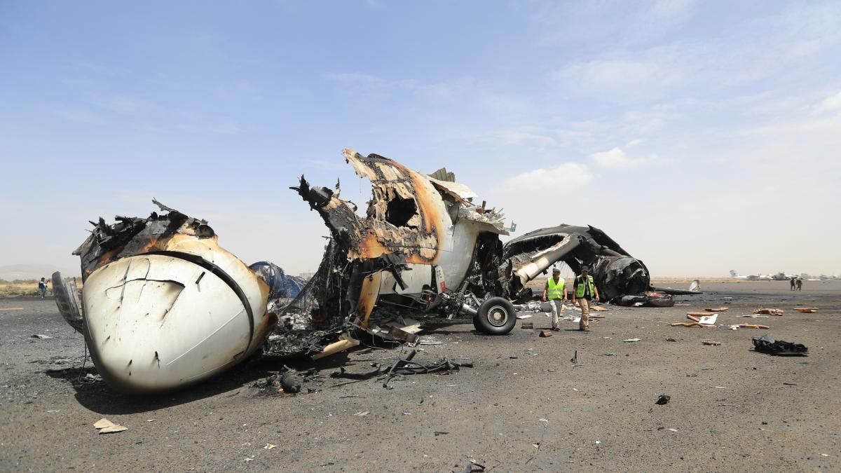 El aeropuerto de Saná, capital de Yemen, suspende indefinidamente todos los vuelos tras bombardeos de Israel