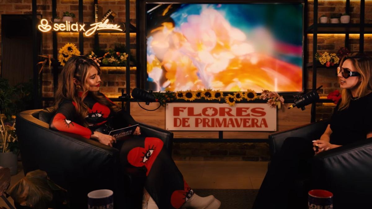 Sängerin Juliana startet den Podcast „Flores de Primavera“, um über psychische Gesundheit zu sprechen.