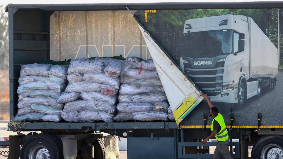 ONU advierte que la ayuda humanitaria que entra en Gaza no es suficiente; se necesitarían 600 camiones diarios