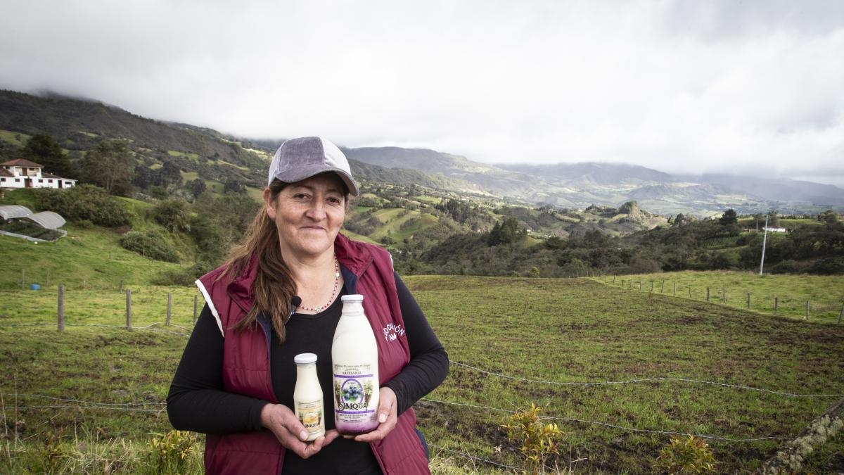 'Se você cuidar da água, tem mais leite': o modelo produtivo de 40 mulheres de Guatavita que cuidam do charco