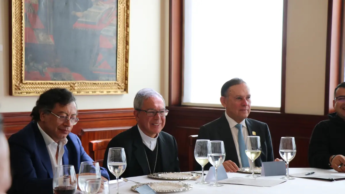 Welche Verpflichtungen haben der Präsident, der Kongress und die führenden Richter bei ihrem Treffen mit der Kirche eingegangen?